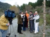 Attivisti del comitato nel fiume Oliva con Igor Stagliano (Ambiente Italia)